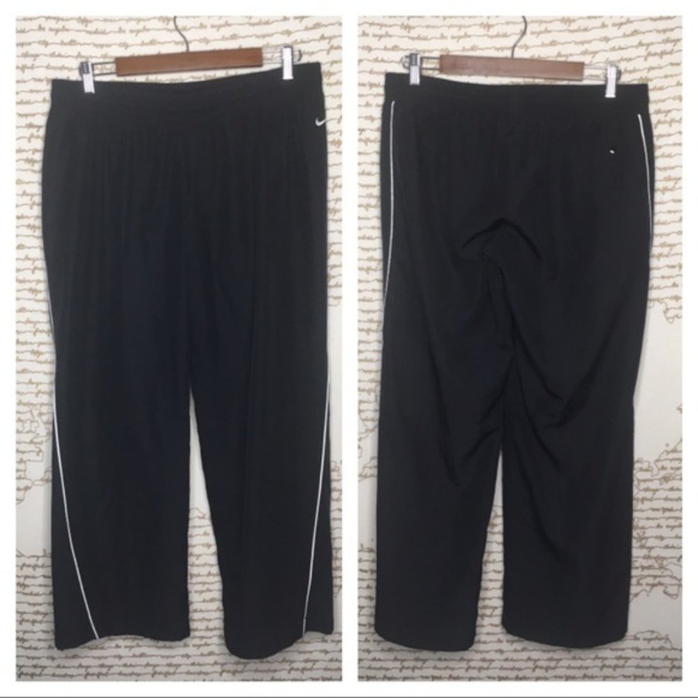 Nike The Athletic Dept. Size Large 12-14 Stripe Mesh Lined Track Wind Pants